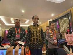 Jokowi Wanti-wanti TNI-Polri Tak Terlibat Politik Praktis