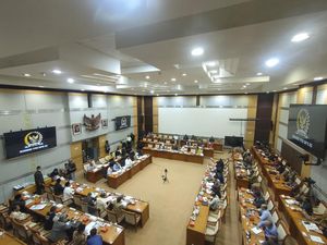 Kemenag Ungkap Usulan Biaya Haji 2023 Turun Rp 2,4 Juta Kemenag Ungkap Usulan Biaya Haji 2023 Turun Rp 2,4 Juta