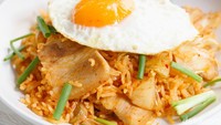 Resep Nasi Goreng Korea yang Pedas Segarnya Nendang