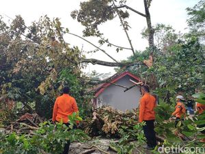 Cerita Warga soal Dahsyatnya Puting Beliung Terjang Ciamis