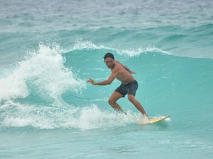 Unik! Pemkab Sumbawa Barat Masukkan Surfing sebagai Ekstrakulikuler di Sekolah