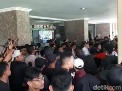 Buntut Demo Mahasiswa, Majelis Wali Amanat UNS Akan Surati 2 Dekan