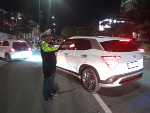 Konser Westlife Malam Ini, Kendaraan Antre 20 Meter di Pintu Masuk ICE BSD Konser Westlife Malam Ini, Kendaraan Antre 20 Meter di Pintu Masuk ICE BSD