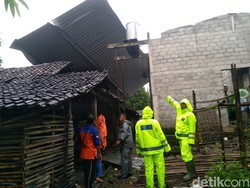 Hujan Disertai Angin Kencang Terjang Madiun, 37 Rumah Rusak