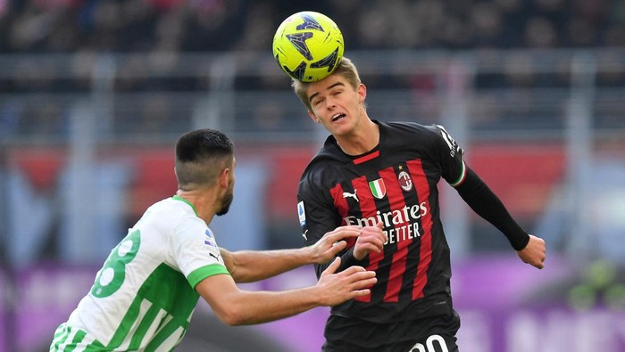 Soccer Football - Serie A - AC Milan v Sassuolo - San Siro, Milan, Italy - January 29, 2023 AC Milans Charles De Ketelaere in action REUTERS/Daniele Mascolo