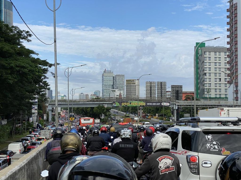 Dishub DKI Ungkap Biang Kerok Macet di TB Simatupang Arah Fatmawati Pagi Tadi Dishub DKI Ungkap Biang Kerok Macet di TB Simatupang Arah Fatmawati Pagi Tadi