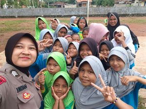 Konsistensi Brigadir Indah Bangun Kesadaran Literasi dan Lindungi Anak di Lampung