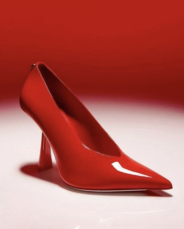 Foto: instagram.com/prettyguardian_sailormoon Sailor Mars pumps/