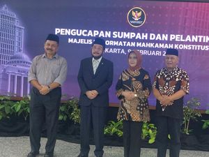Ketua MK Resmi Lantik 3 Anggota Majelis Kehormatan Ketua MK Resmi Lantik 3 Anggota Majelis Kehormatan