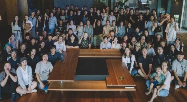 Contoh kolaborasi para pelaku kreatif dalam menciptakan sebuah karya.