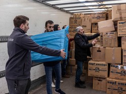 Studi: Sikap Membantu adalah Refleks yang Melekat pada Manusia