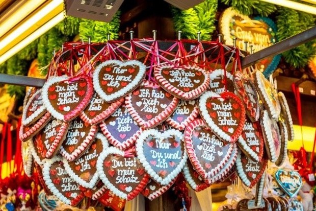 Kue Jahe Tradisional Di Jerman saat Hari Valentine ada yang namanya kue jahe yang bertuliskan