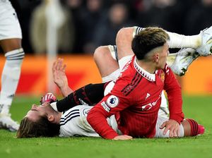 Momen Lisandro Martinez Terjang Wajah Lawan, Lolos dari Hukuman