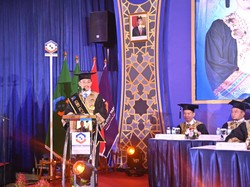 Orasi Ilmiah Prof M Syafii Antonio: Gagas Konsep Manajemen Ala Sifat Nabi-Asmaul Husna