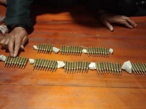 2 Oknum TNI dan Kades di Wamena Ditangkap Simpan 77 Amunisi Ilegal 2 Oknum TNI dan Kades di Wamena Ditangkap Simpan 77 Amunisi Ilegal