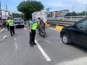 3 Fakta Pemotor Tewas Terlindas Derek Usai Tabrak Pajero Mogok 3 Fakta Pemotor Tewas Terlindas Derek Usai Tabrak Pajero Mogok