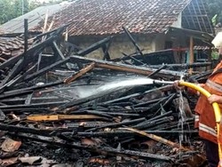 Rumah di Sukabumi Terbakar, Seorang Nenek Tewas Terpanggang