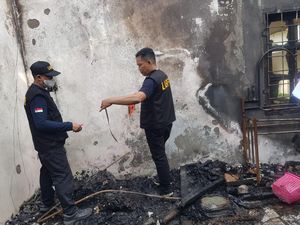 Warga Manado Kecewa Kebakaran Rumah-Tempat Usahanya Setahun Belum Terungkap Warga Manado Kecewa Kebakaran Rumah-Tempat Usahanya Setahun Belum Terungkap