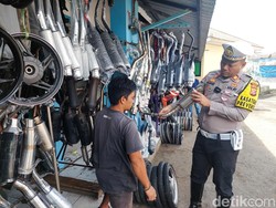 Strategi Polisi Perang Lawan Knalpot Bising di Cimahi