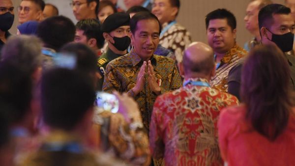 Momen Jokowi Saat Hadiri Pertemuan Industri Jasa Keuangan