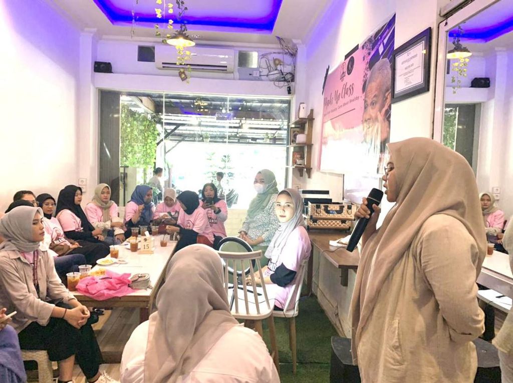 Srikandi Ganjar Sumsel Adakan Kelas Kecantikan untuk Milenial Srikandi Ganjar Sumsel Adakan Kelas Kecantikan untuk Milenial