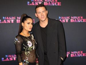 Adegan Intim Salma Hayek dan Channing Tatum yang Gagal Selamatkan Magic Mikes Last Dance Adegan Intim Salma Hayek dan Channing Tatum yang Gagal Selamatkan Magic Mikes Last Dance