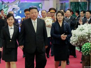 Temui Petinggi Militer, Kim Jong Un Bawa Penerus Tahta?
