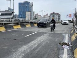 Ini TKP Pemotor Tewas Terlindas Derek Usai Tabrak Pajero di Flyover Grogol