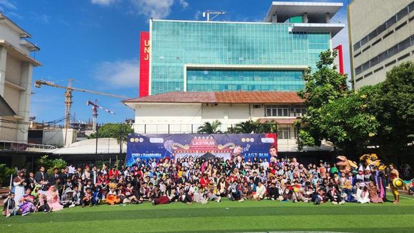 Kegiatan Lari Kenangan Siswa SMP Labschool Jakarta