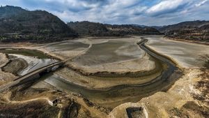 Air Sungai Biyang di China Terus Menyusut Diterpa Kekeringan