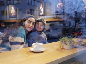 Ashanty Hobi Kulineran, Ini Momennya Santap Rawon dan Beli Cokelat di Swiss