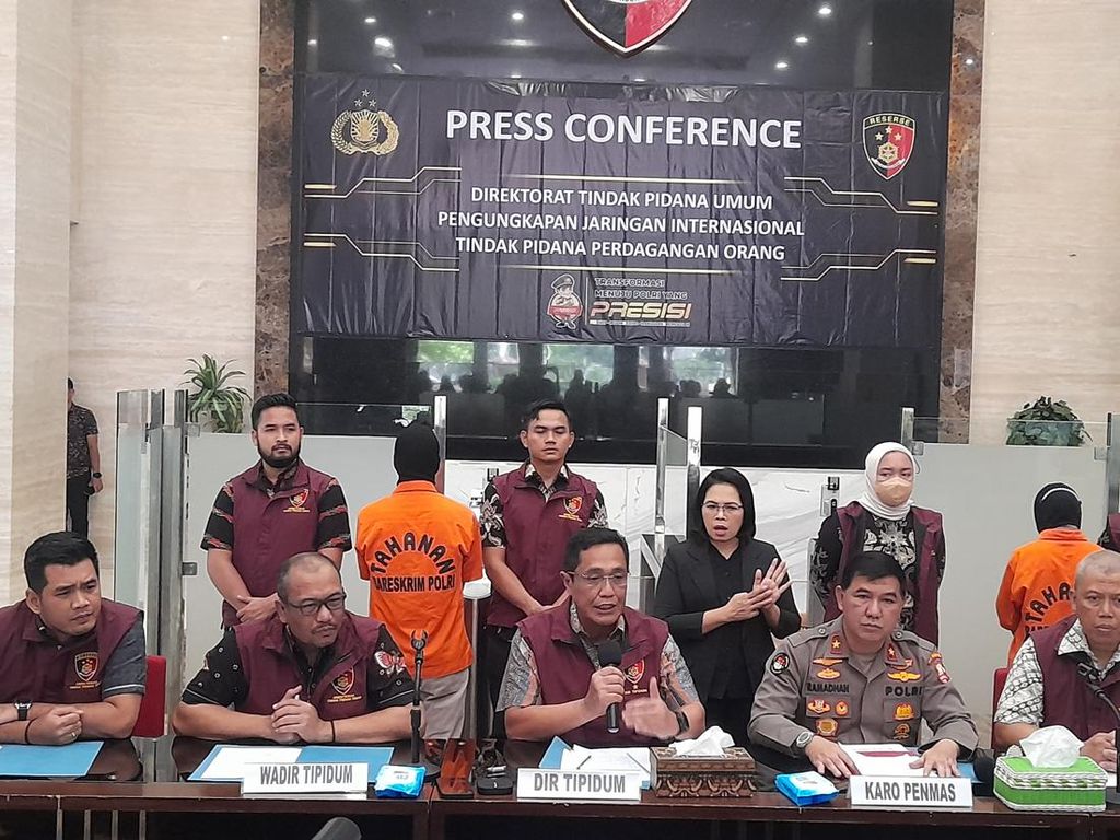 Pelaku Perdagangan Orang Jaringan Kamboja Raup Puluhan Miliar! Pelaku Perdagangan Orang Jaringan Kamboja Raup Puluhan Miliar!
