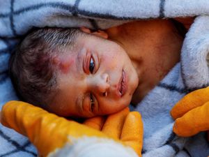 Bayi Berusia 20 Hari Diselamatkan dari Reruntuhan Gempa Turki
