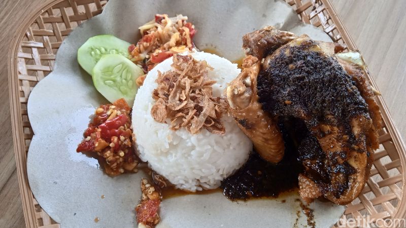 Bebek Carok: Pedasnya Juara! Nasi Bebek Madura Tretan Muslim
