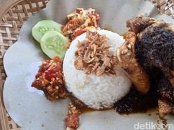 Bebek Goreng Bumbu Hitam Khas Madura yang Memikat Selera Banyak Orang