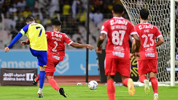 Cristiano Ronaldo Al Nassr bertandang ke Stadion King Abdul Aziz, Mekkah, markas Al Wahda dalam pertandingan Liga Arab Saudi. Cristiano Ronaldo cs bermain pada Jumat 10 Februari 2023 dini hari WIB.
