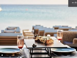 Getok Harga! Bayar Rp 12 Juta untuk Minum dan Salad di Resto Ini Getok Harga! Bayar Rp 12 Juta untuk Minum dan Salad di Resto Ini