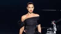 10 Busana Seksi dari Koleksi Thierry Mugler Couture 2023