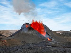 Terungkap Jalur Tak Biasa Dilewati Magma di Bawah Gunung Berapi
