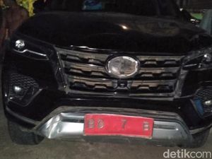 Mobdin Wakil Ketua DPRD Muba Tabrak Bocah hingga Tewas Pakai Pelat Palsu Mobdin Wakil Ketua DPRD Muba Tabrak Bocah hingga Tewas Pakai Pelat Palsu