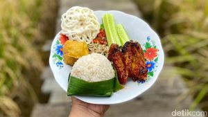 Makan di Restoran Ini Seperti di Rumah Nenek dengan Pemandangan Sawah