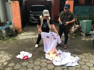 Eks Pengurus Perindo Pertanyakan SK Khairul Rizal Sebelum Bakar Baju Partai Eks Pengurus Perindo Pertanyakan SK Khairul Rizal Sebelum Bakar Baju Partai