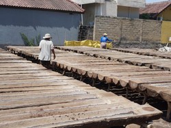 Musim Hujan, Petani Tidak Produksi Garam Selama 6 Bulan