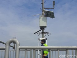 Pasang Pengukur Angin, BMKG Ingatkan Pemotor Kurangi Kecepatan di Suramadu