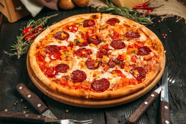 Pizza Pizza merupakan makanan cepat saji yang memiliki lemak yang tinggi