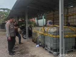 Polisi Gerebek Gudang Penimbun BBM di Demak, Sita 4.000 Liter Solar Subsidi