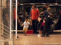 Jokowi Bawa Sedah-Nahyan ke Mal Medan, Warga Langsung Heboh