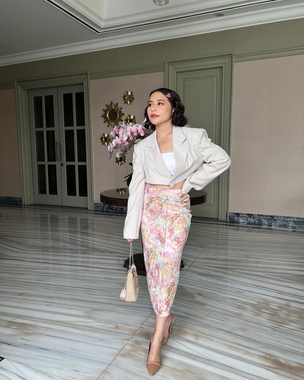 Ide pakaian untuk kencan saat Hari Valentine