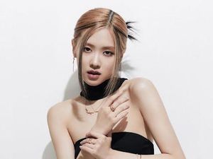 Rose BLACKPINK Pamer Foto Bareng Harry Styles