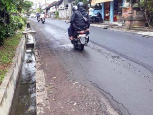 Pemkot Denpasar Anggarkan Rp 51 Miliar untuk Perbaikan Jalan Pemkot Denpasar Anggarkan Rp 51 Miliar untuk Perbaikan Jalan